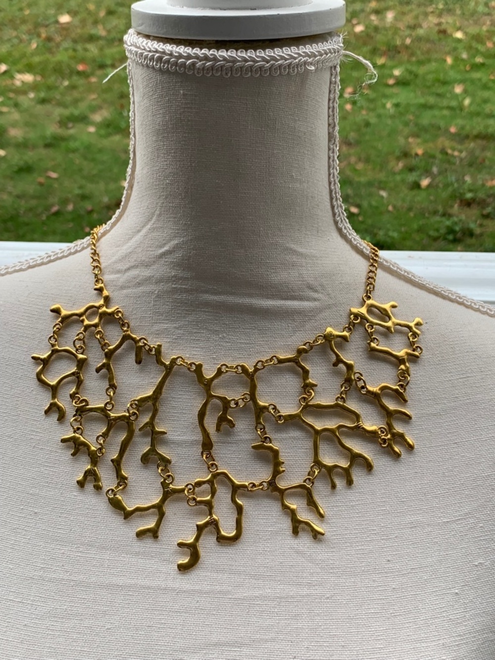 Trendy Chunky Necklace Statement Jewelry Designer Inspired Bold Fashion Piece - Picture 8 of 8